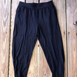 lululemon black cotton jogger with pleat sz 8